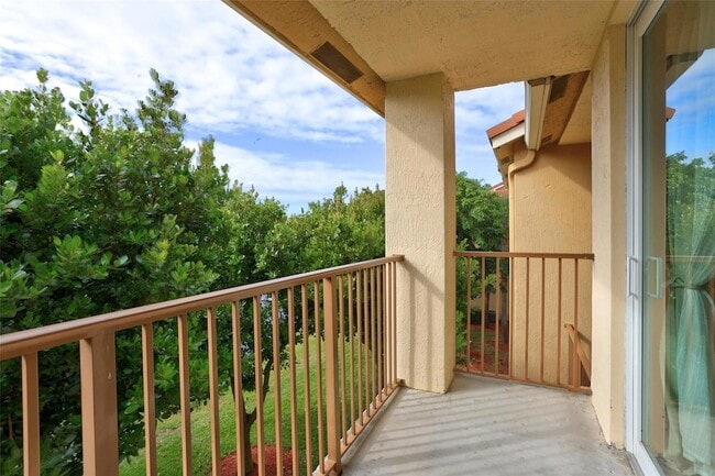 Building Photo - 322 Villa Cir