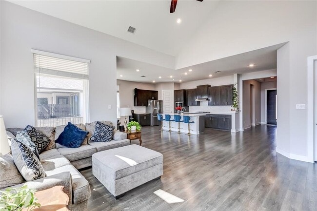 Building Photo - 3020 Sage Ranch Dr