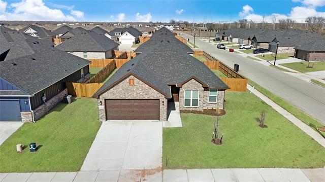 Building Photo - 2801 Tulip Dr