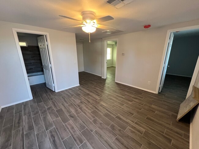 Building Photo - 441 E Brady St