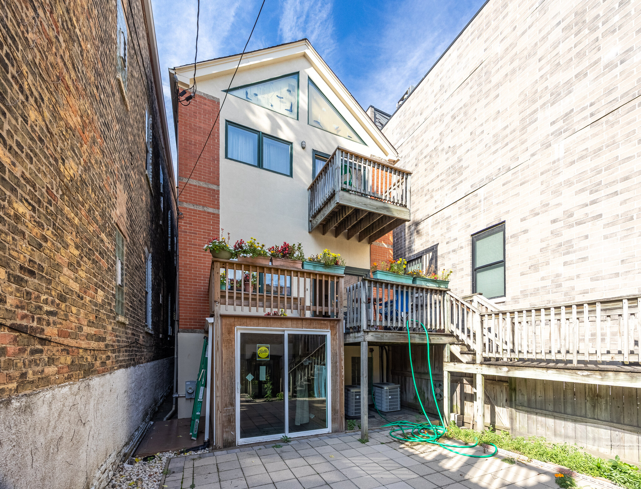 Building Photo - 1723 N Wood St