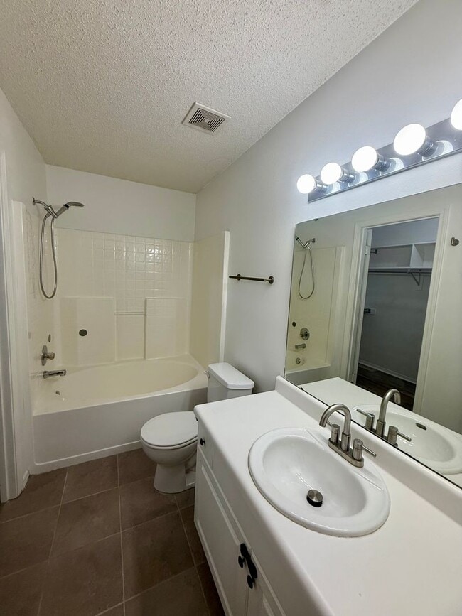 Building Photo - 1015 Allyson Ave