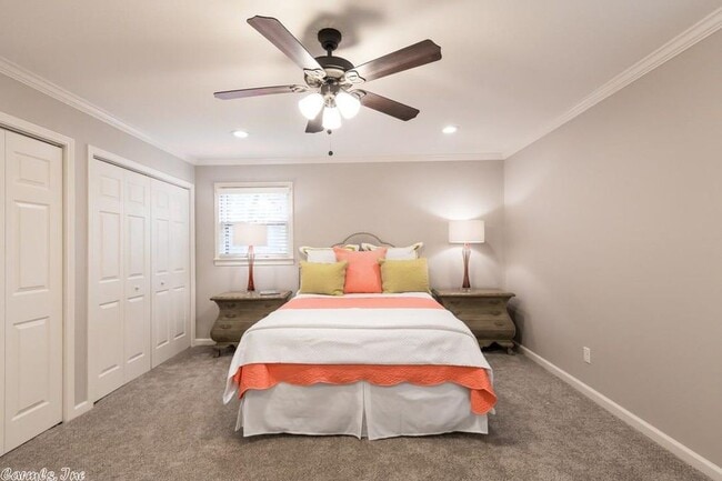 Building Photo - 14 Evergreen Ct