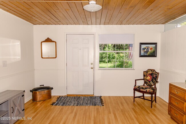 Building Photo - 1345 Orange Cir S
