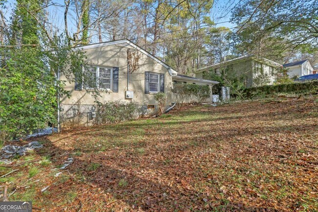 Building Photo - 1840 Camellia Dr