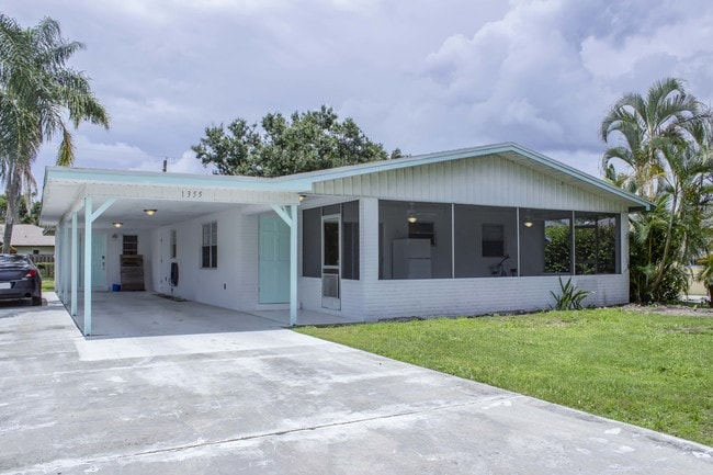 Building Photo - 1355 Cooper Dr