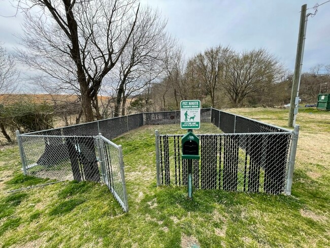 Building Photo - 3517 Briel St