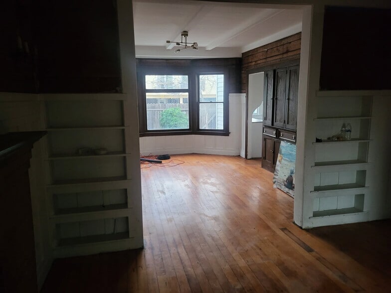 Building Photo - 49 Dudley Ave