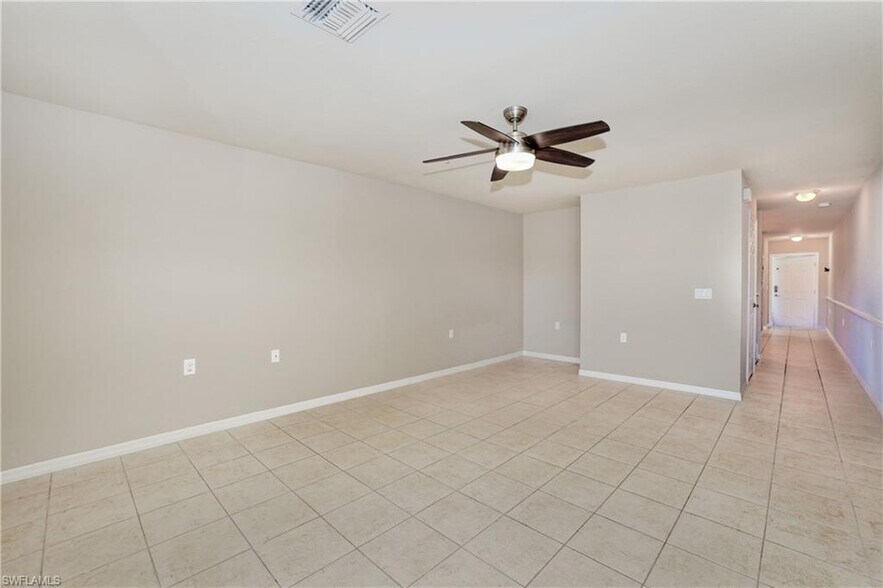 Building Photo - 9093 Gervais Cir
