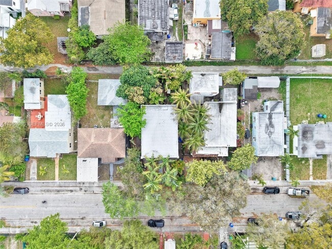 Building Photo - 528 NW 47th St