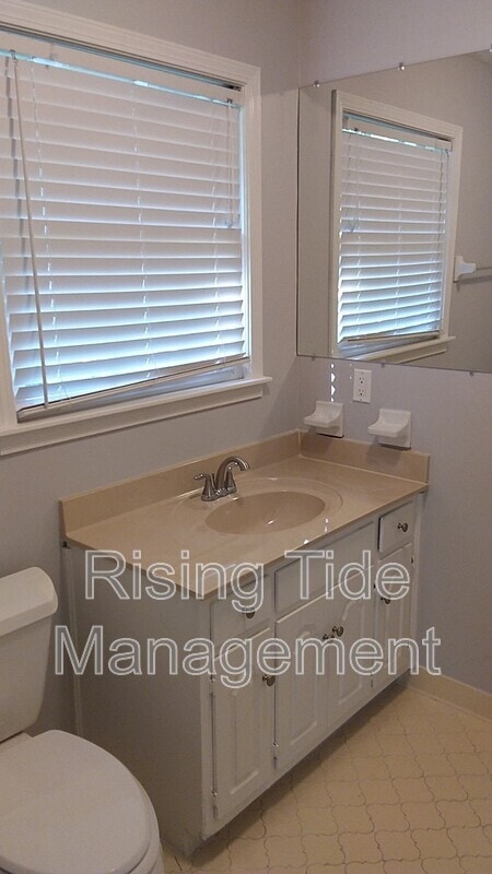 Building Photo - 508 Wood Terrace NE