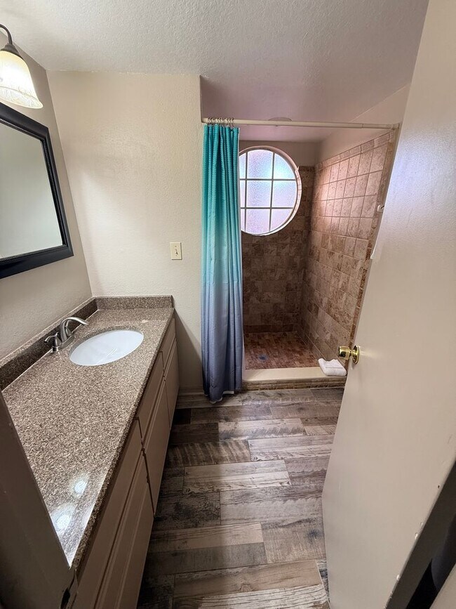 Building Photo - 2490 Sweetwater Club Cir