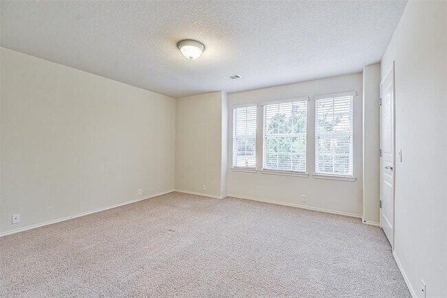 Building Photo - 2 Tidwillow Pl