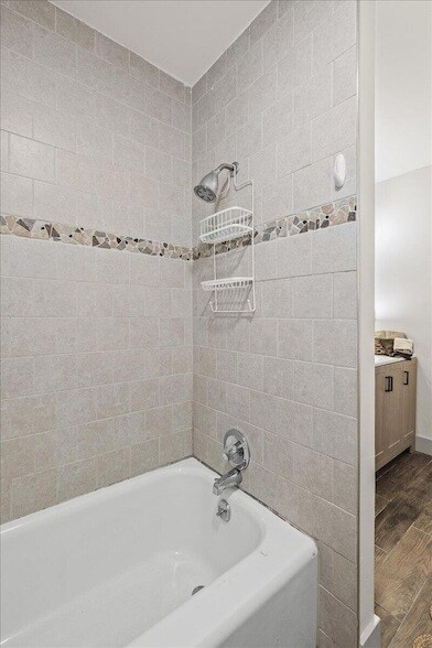 Building Photo - 9121 Potomac Dr