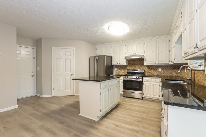 Building Photo - 669 Brooke Manor Ct