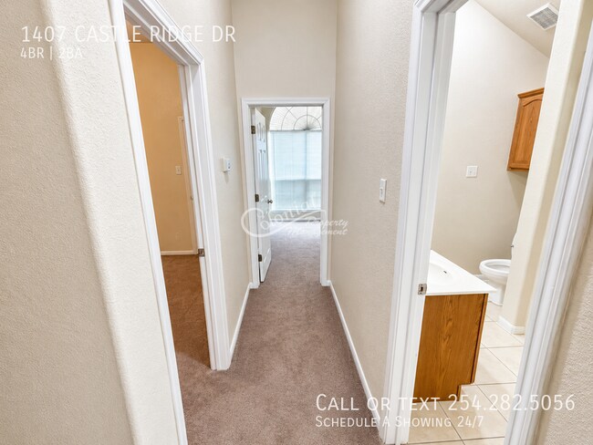 Building Photo - 1407 Castle Ridge Dr