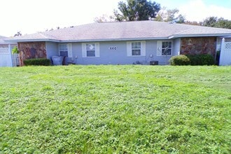 Building Photo - Pet-friendly Spacious Vinyl-Sided 2BR Apartment in Gulf Breeze