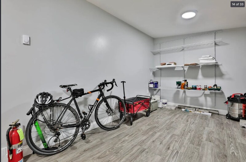 Building Photo - 730 Mammoth Rd