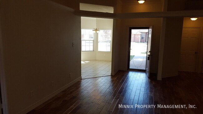 Building Photo - 1002 Osh Kosh Ave. (FS)-