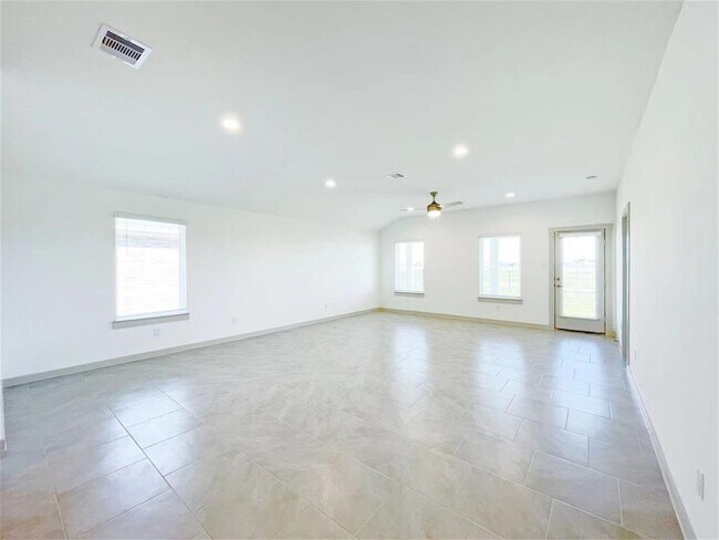 Building Photo - 28935 Yulee Mill Dr