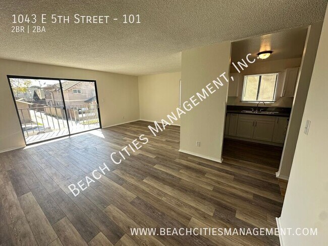 Building Photo - 1043 E 5th St