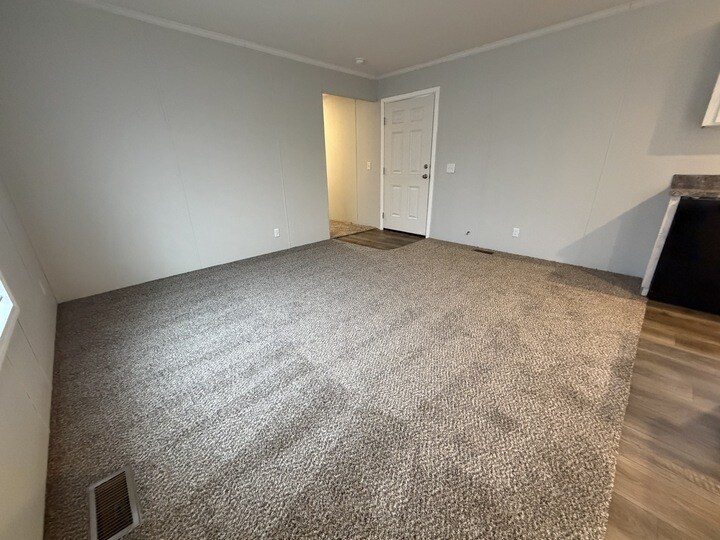 Building Photo - 15353 Dominique Dr