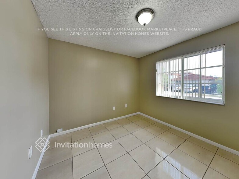 Building Photo - 12378 NW 98th Ave