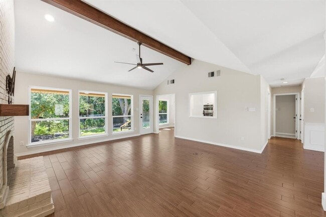 Building Photo - 205 Tellus St