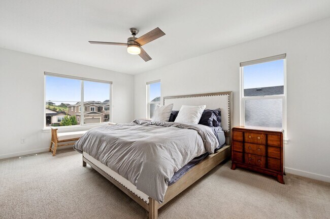 Building Photo - Absolutely Gorgeous Cordera Home
