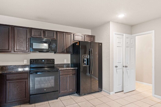 Building Photo - 16630 E Hammon