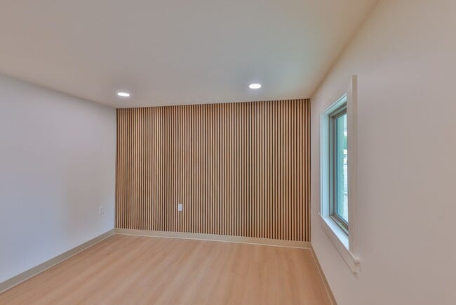 Building Photo - Modern Remodel with Designer Finishes | All Utilities Included