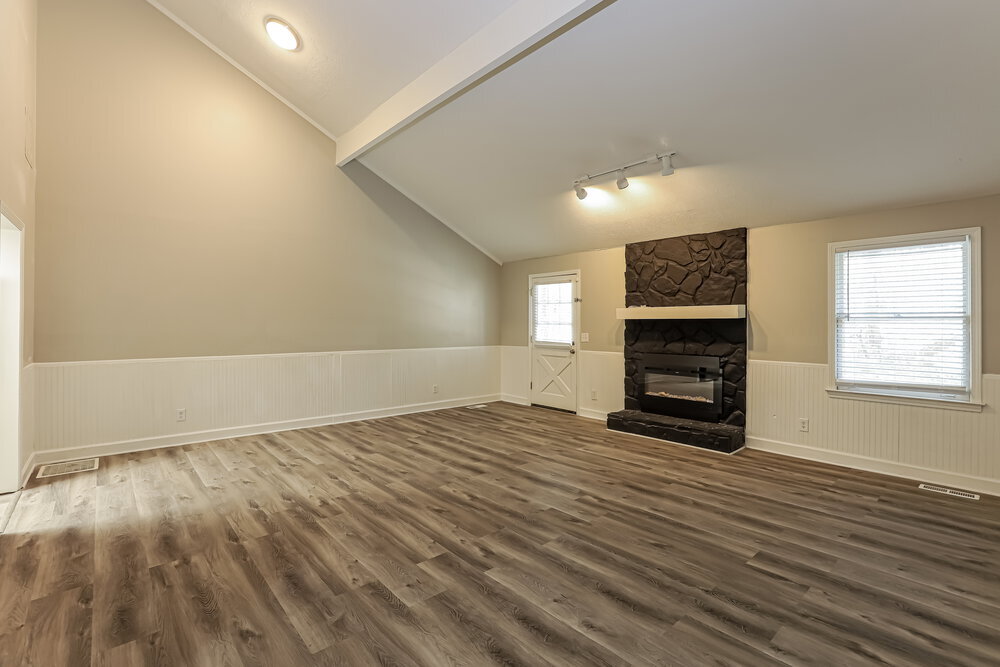 Building Photo - 1398 Lakeview Pkwy