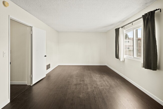 Building Photo - 8130 Redlands St
