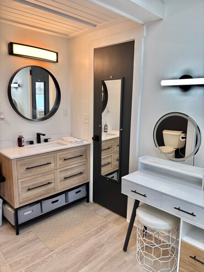 Building Photo - 11 Mohawk Trail