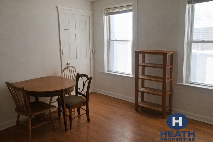 Building Photo - 530 Cambridge St