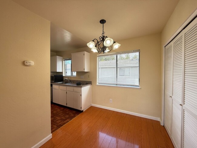 Building Photo - Fremont- Newly Upgraded, 2 Bed 2 Bath Cond...