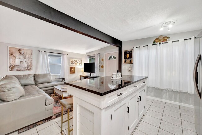 Building Photo - 5025 9th Ave S