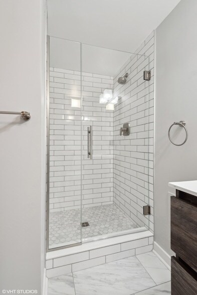 Building Photo - 939 W Madison St