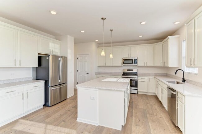 Building Photo - 15303 S Sawgrass Cir