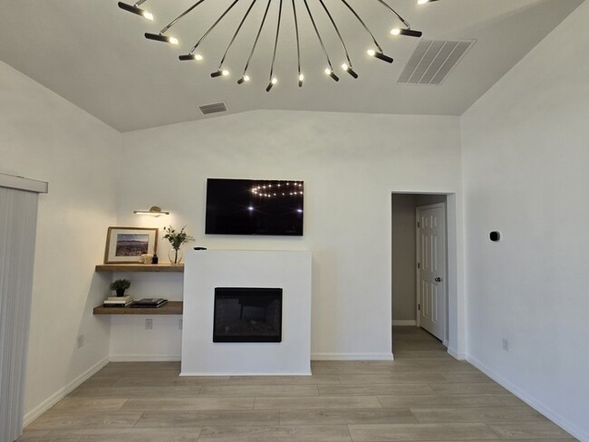Building Photo - Beautiful 3/2/2 SF Home For Rent in Davenport, FL $2199