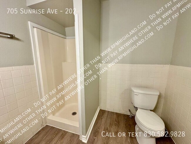 Building Photo - 705 Sunrise Ave