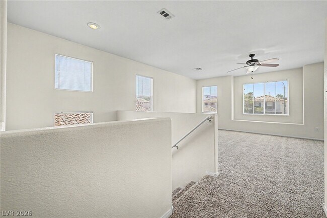 Building Photo - 2392 Predera Ave