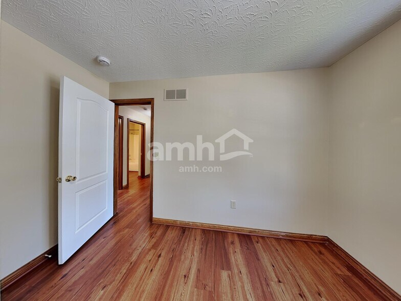 Building Photo - 601 Tupelo Dr