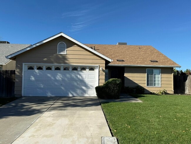 Primary Photo - 1725 S Sacramento St