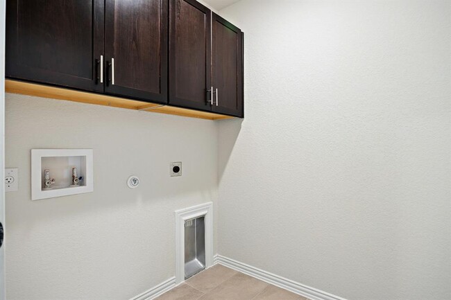 Building Photo - 10 Snowy Plover Ln