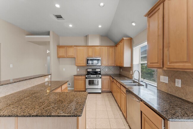 Building Photo - 30218 Deleon Fields Dr