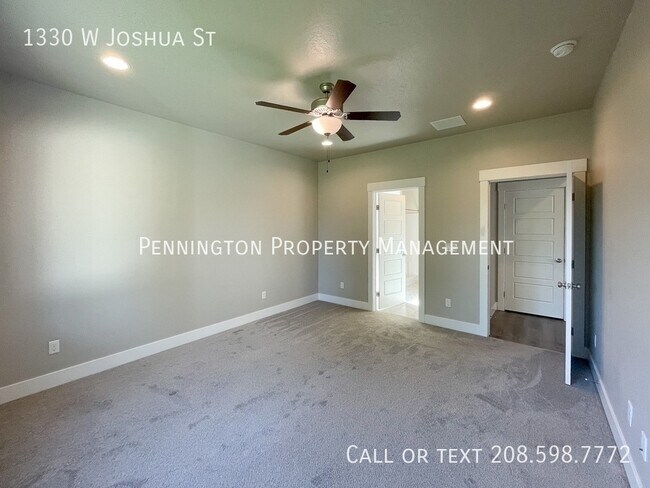 Building Photo - 1330 W Joshua St