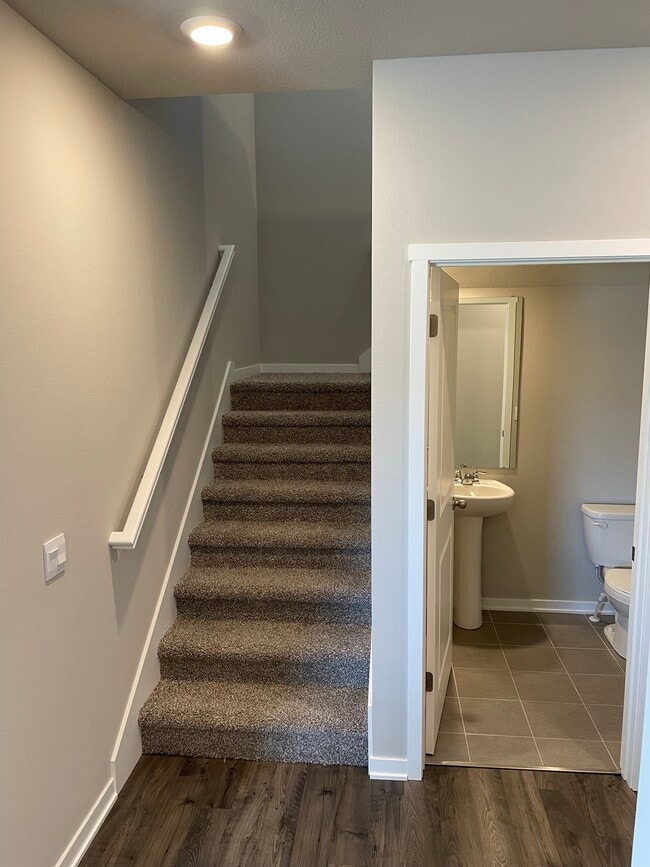 Building Photo - 2302 SW Plaza Pkwy