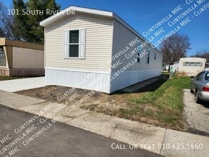 Building Photo - 101 S River Dr