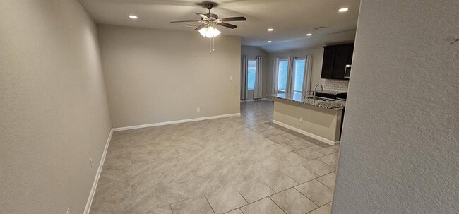 Building Photo - 7519 Highland Chase Dr